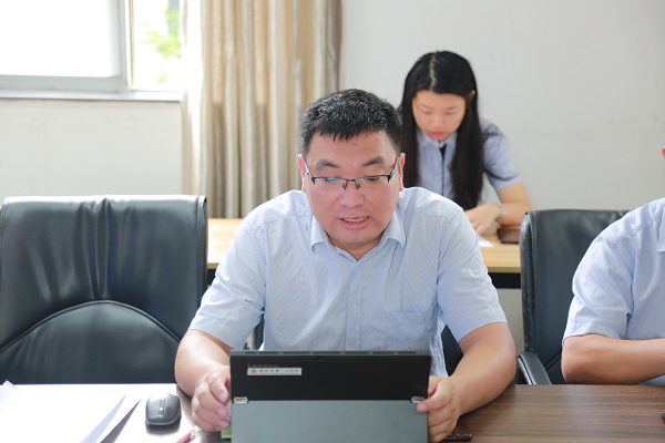 1.05-8月20日，学校为参训干部举行答辩.JPG